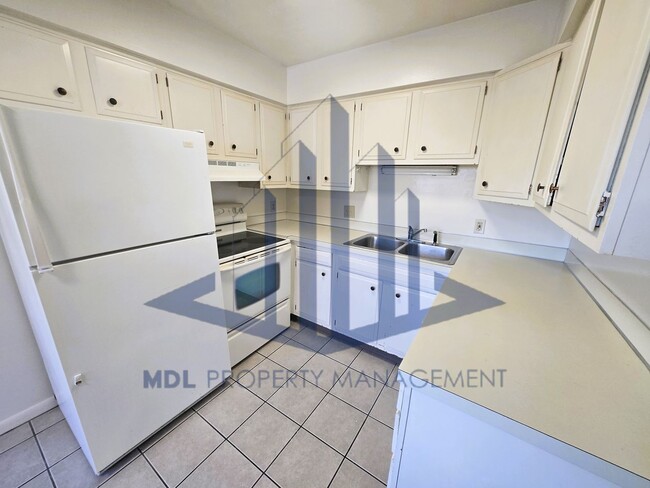 Building Photo - 2207 Weiss St Unit 2