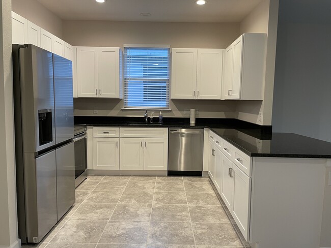 216 Golden Sands Cir