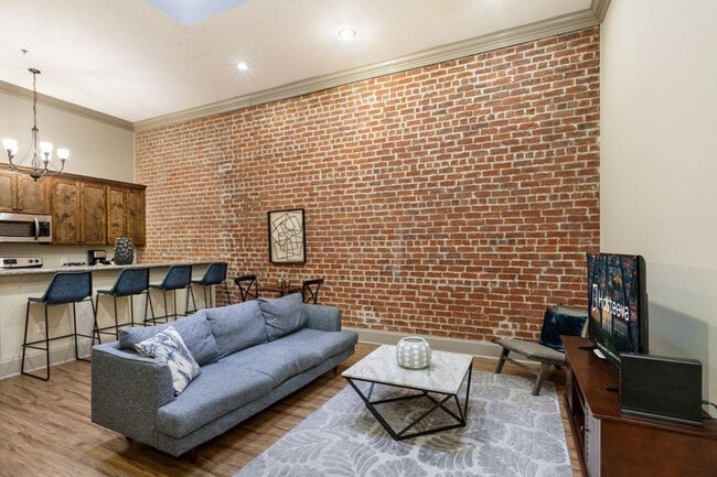 Building Photo - 300 Baronne St Unit ID1266985P Rental