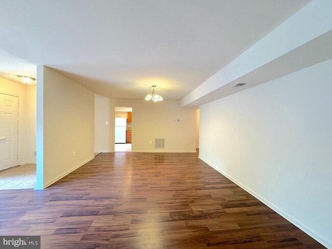 Photo - 4605 Logsdon Dr