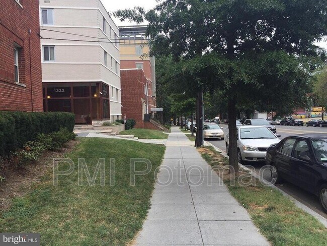 Photo - 1320 Missouri Ave NW Unidad #402