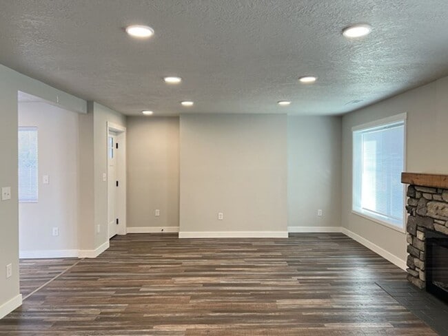 Photo - 3Bd/2Ba Two Story House - Available Now!