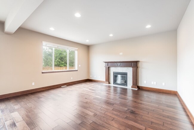 Photo - 210 205th Pl SW