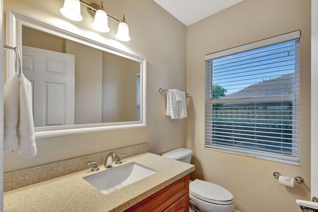 Photo - 13814 Yarmouth Dr