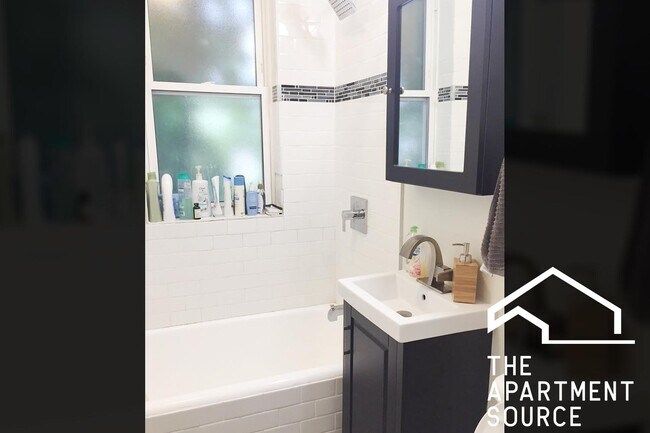 Photo - 4222 N Clark St Unit 1