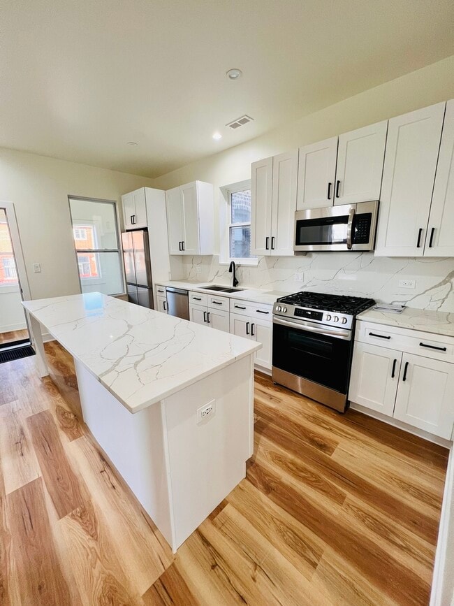 Photo - 1906 W 34th Pl