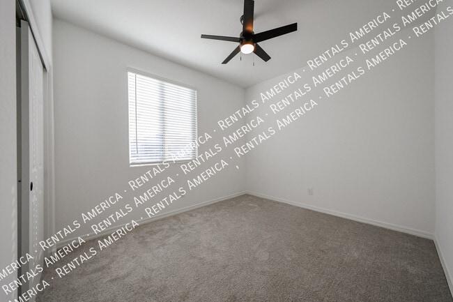 Photo - 5528 W McNeil St