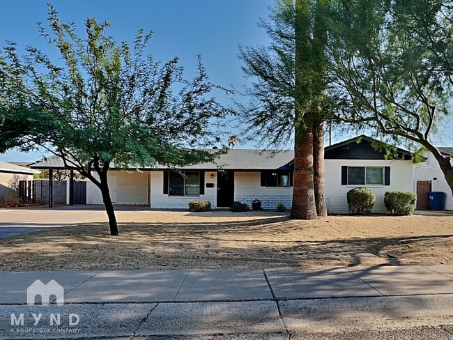 Building Photo - 1544 W 6th St Rental