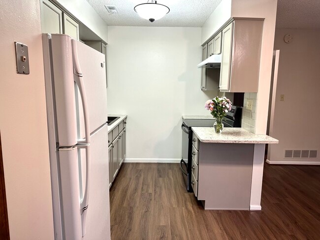 Photo - 1121 New Jersey St