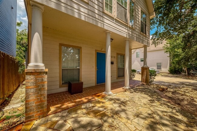 Building Photo - 2810 Austin St