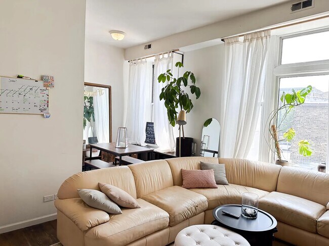 Photo - 1920 W Division St Unidad 2R