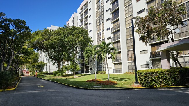 Photo - 17021 N Bay Rd Unit 1026