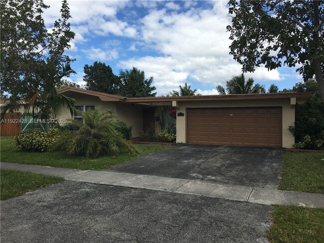 Building Photo - 3705 SW 68th Ave