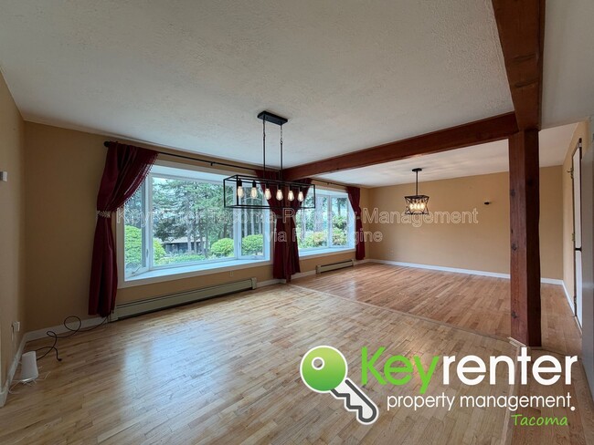 Photo - 629 Sandra Lee Ct SE