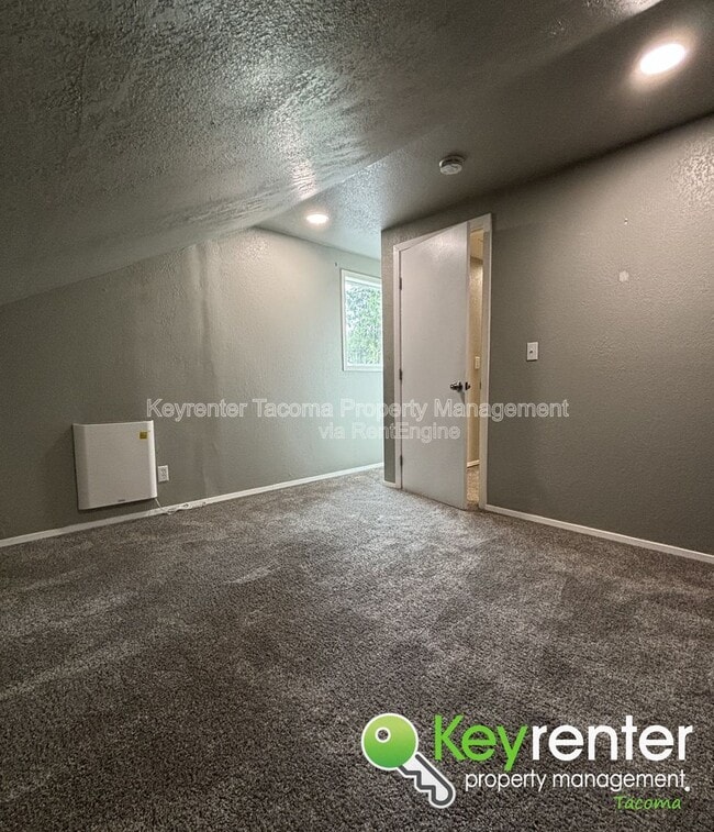 Photo - 1302 E 40th St