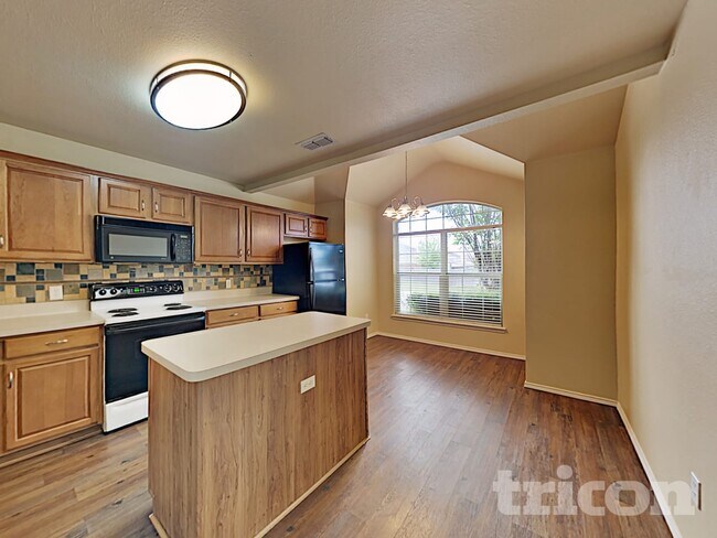 Photo - 532 Caravan Dr