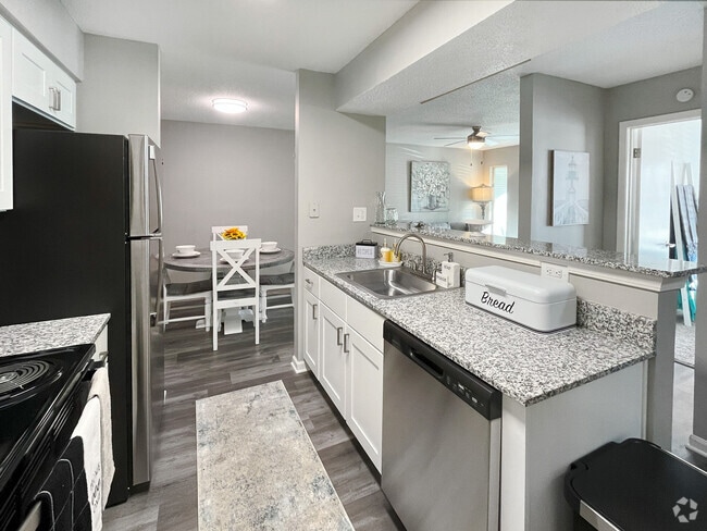 Building Photo - Trinity Lakes Rental