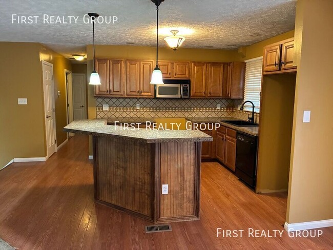 Photo - 37 W Lytle-Five Points Rd