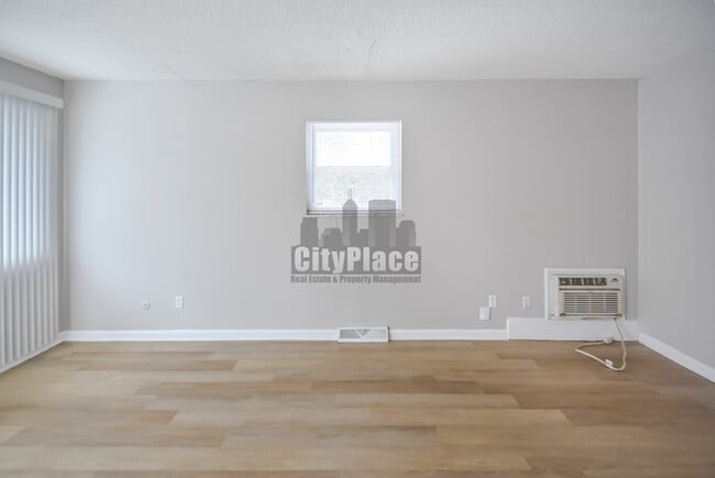 Photo - 2410 N Lesley Ave