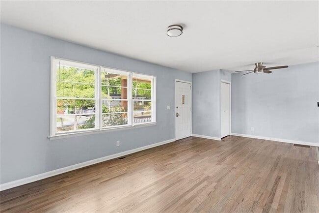 Photo - 2363 Beverly Ln