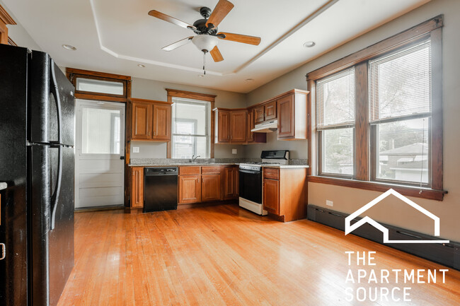 Photo - 2516 W Belden Ave Apartment Unit 2F