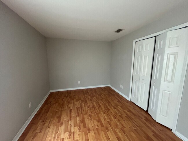 Photo - 4956-4958 24 St SW Unit 4958 24th ST SW