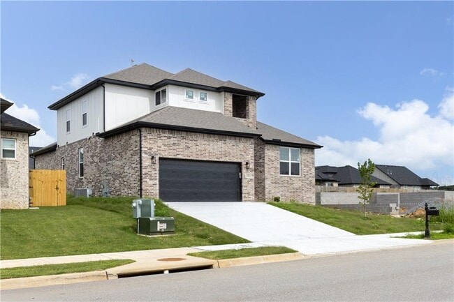 Photo - 1081 Whistler St