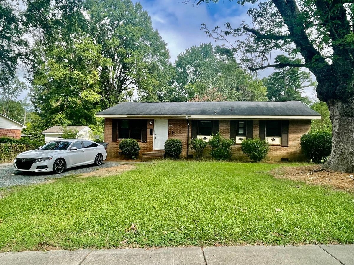 Photo - 4205 Oak Forest Dr