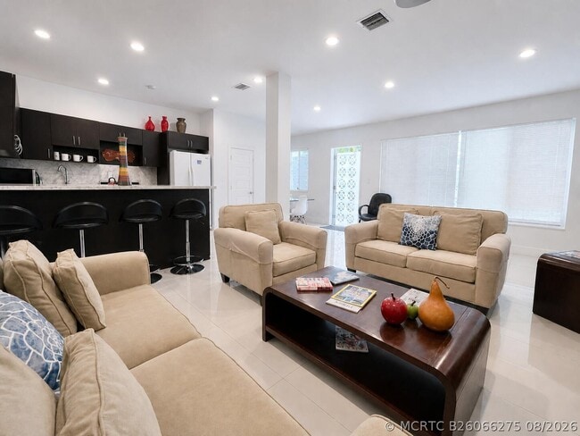 Photo - 88 NE 154th St