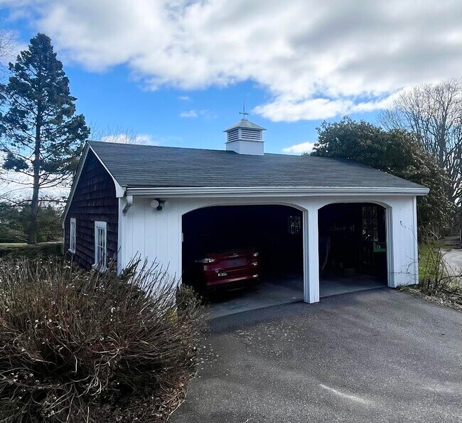 Photo - 275 McCorrie Ln