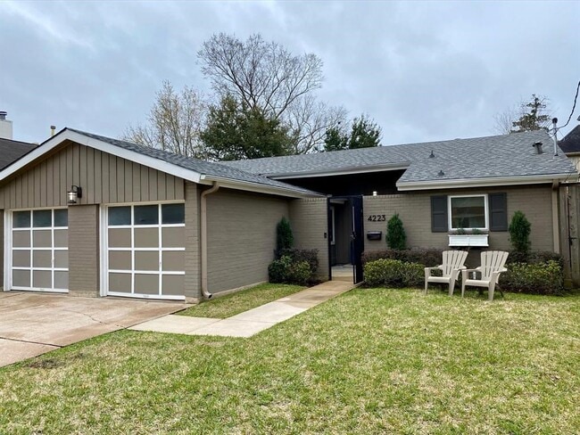 Building Photo - 4223 Lehigh Ave