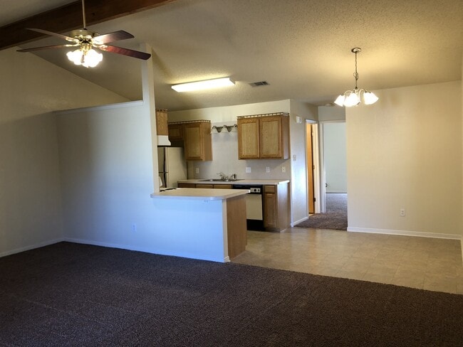 Building Photo - Duplex