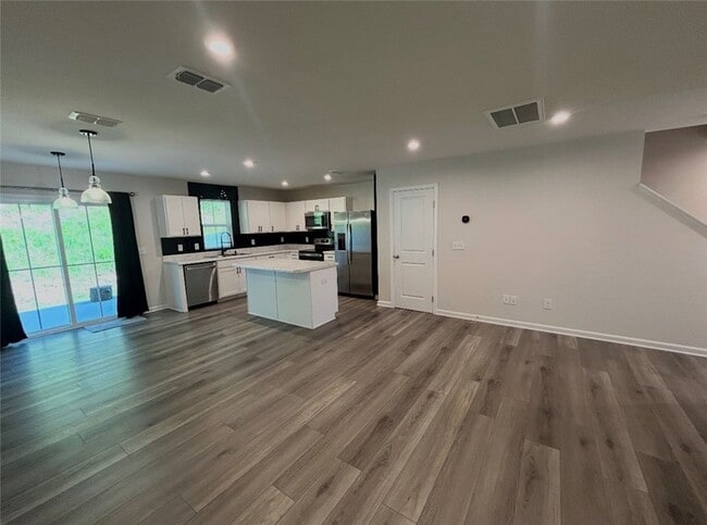 Photo - 131 Sarnesfield Wy