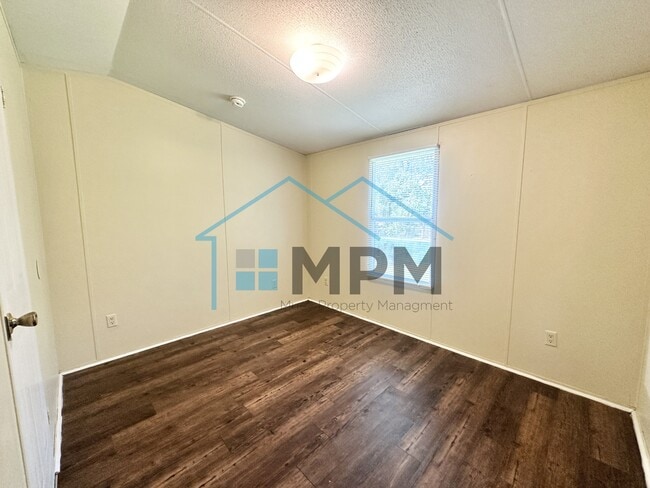 Photo - 229 Lilac St