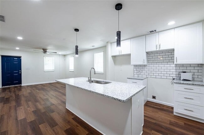 Photo - 452 Paines Ave NW