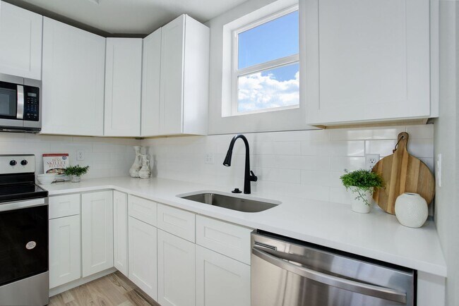 Photo - 11518 W 16th Ave