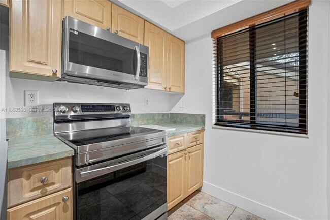 Photo - 15549 N Miami Lakeway Unit 306