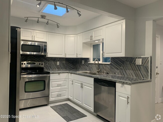 Building Photo - 136 3rd Ave Rental