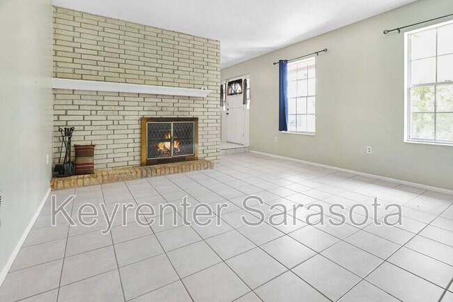 Photo - 5645 N Tuttle Ave