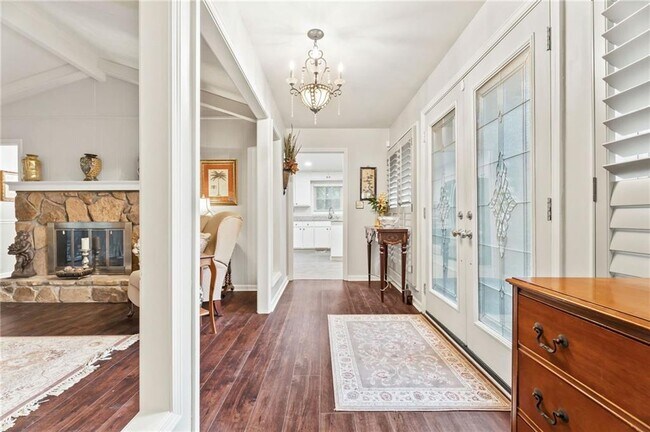 Photo - 4040 Summit Dr