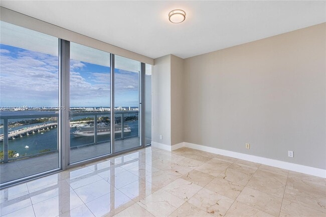 Photo - 888 Biscayne Blvd Unidad 4311