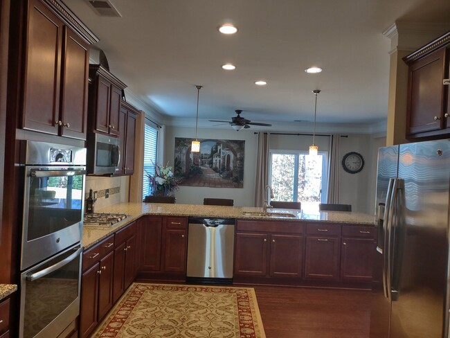 Amazing Four Bedroom Home with GREAT Commu... - Amazing Four Bedroom Home with GREAT Commu...