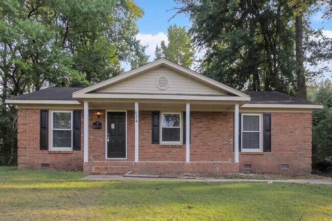 Photo - 624 Dobson Dr