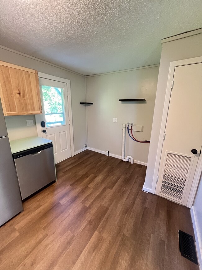 Photo - 512 N Water St