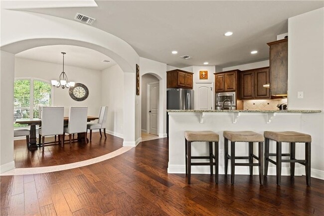 Photo - 110 Oak Glen Cove