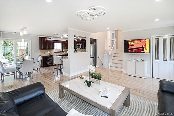 Photo - 12 Barnum Ave