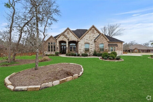 Building Photo - 32711 Wales Cir Rental