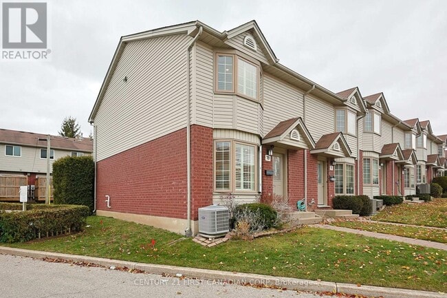 Photo - 70 Chapman Ct