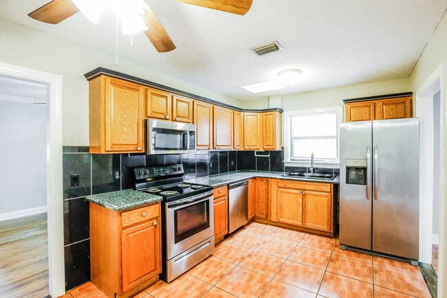 Photo - 926 13th Ave N