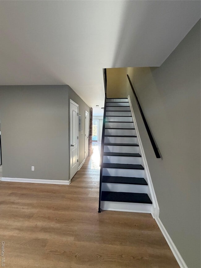 Photo - 213 Hill Rise